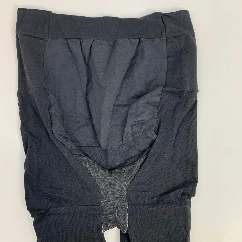 SPANX Mama Black Short Built-In Support‎ Cradles Bump Firms Butt Thighs Size B